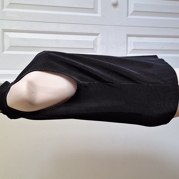 3/$20 Express Black Ribbed Tank Top Size L - Picture 2 of 5